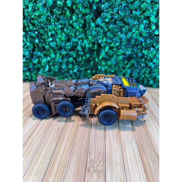 Transformers Rise Of The Beasts Buzzworthy & Bumblebee SCOURGE Smash Changers - Picture 8 of 9